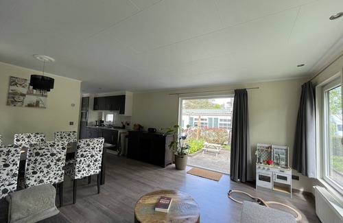 Beekbergen-West Ski Chalet | Forest Family Home - 6 Persoons op 5 Sterren Park