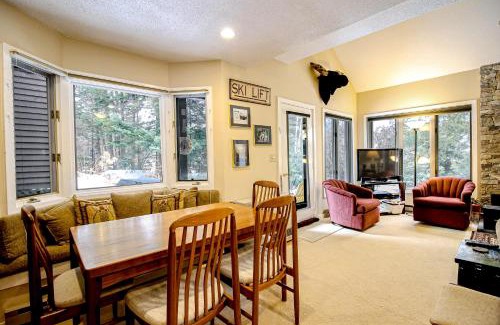 Waterville Valley Apartment | Forest Hideaway