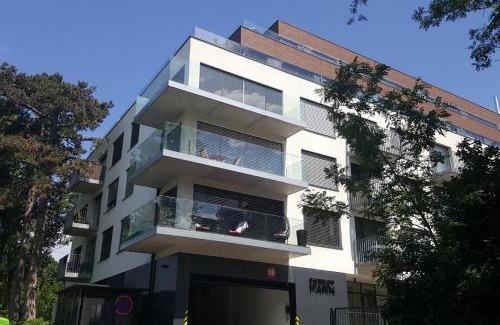 Karlova Ves Apartment | Forest Park by Zoom Apartments