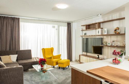 Karlova Ves Apartment | Forest Park Garden Apartment