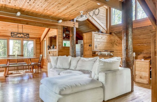 Portland House | Forest Park Hideaway | Nature Oasis Near City