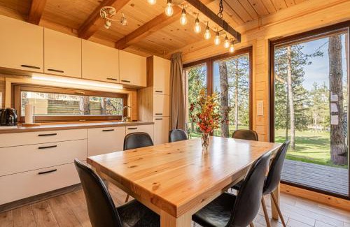 Velike Bloke Apartment | Forest Princess Chalet - Happy Rentals