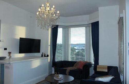 Trevallyn House | Forest Rd Haven with Tamar River Views