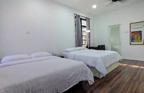 Cheras House | Forest Valley Homestay Bungalow for Family/Group Staycation/Gathering