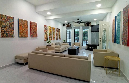 Cheras House | Forest Valley Homestay Bungalow for Family/Group Staycation/Gathering