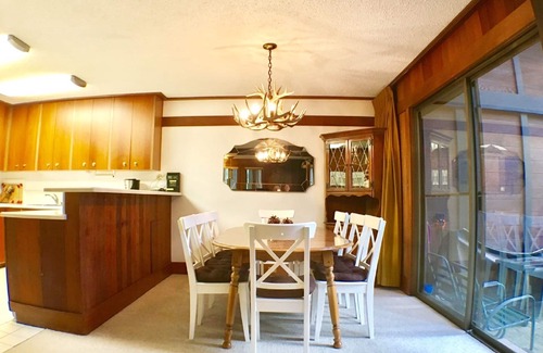 Tahoe Tavern House | Forest View - 10 Minutes to Palisades Tahoe & Walk to Town!