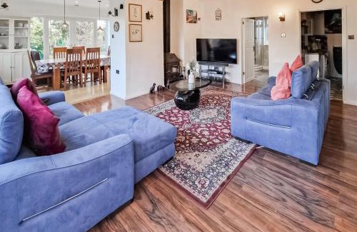 Newark upon Trent House | Forest View Cottage