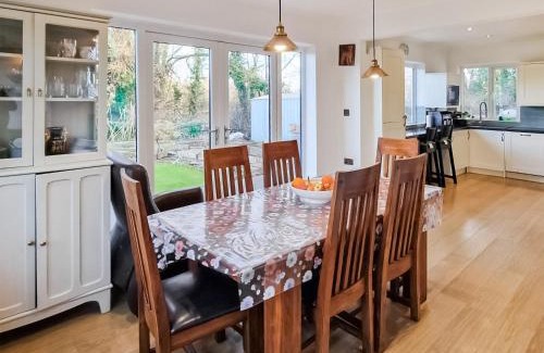 Newark upon Trent House | Forest View Cottage