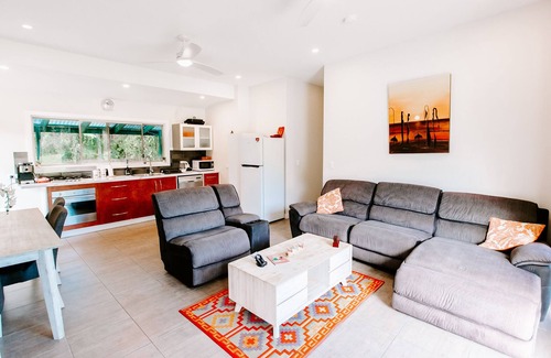 Cudgera Creek House | “Forestdale Pet Friendly” 5 minutes to Pottsville beach and shops