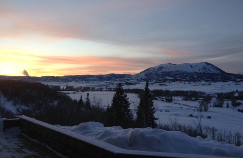 Steamboat Springs Cabin | Forever Views Secluded Mountain Top Log Cabin n 5 m from Stmbt for 30 Day Rental