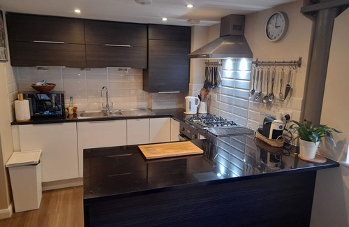 Ashwick Apartment | Former showhome with indoor pool & gym