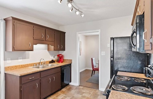 Oak Grove House | *Fort Campbell, KY* I-24*Shopping*Casino