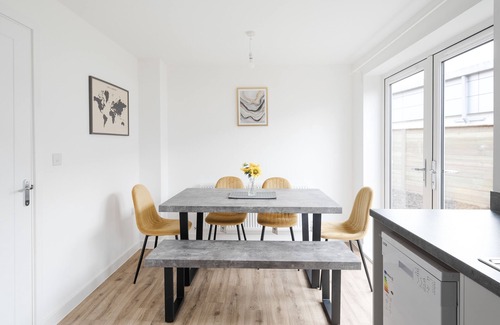 Avonmouth House | Fortified Three Bedroom Home Bristol