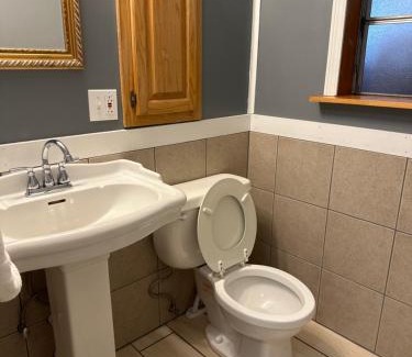 Sweet Home Hotel | Foster Lake Inn