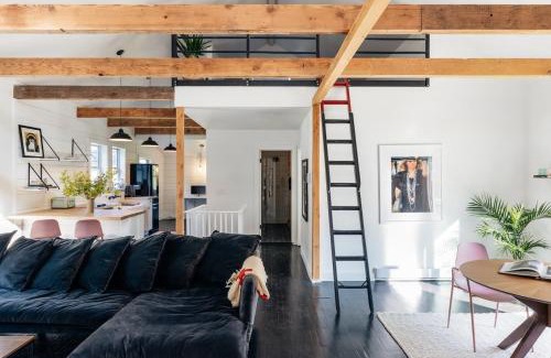 Jeffersonville House | FOUNDERS COTTAGE - 2 room with kitchennete