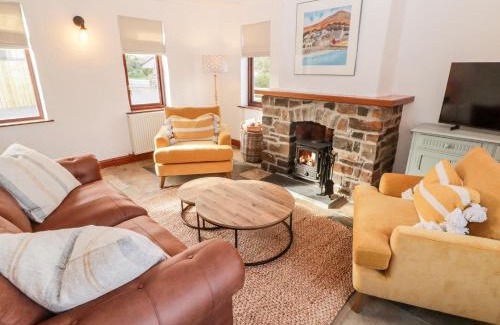 Moylegrove House | Fountain Folly