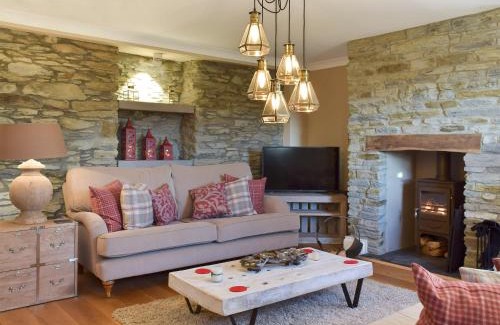 Eglwyswrw House | Fountain Hill