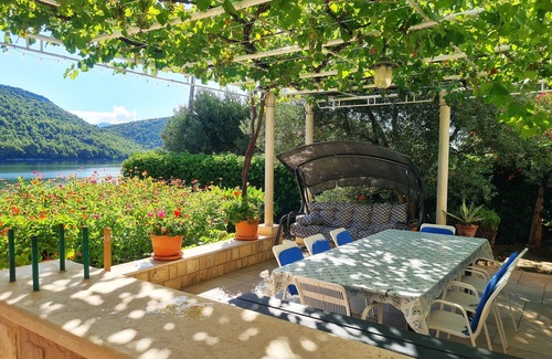 Broce Apartment | Four-bedroom apartment near beach Broce, Pelješac (A-13182-a)