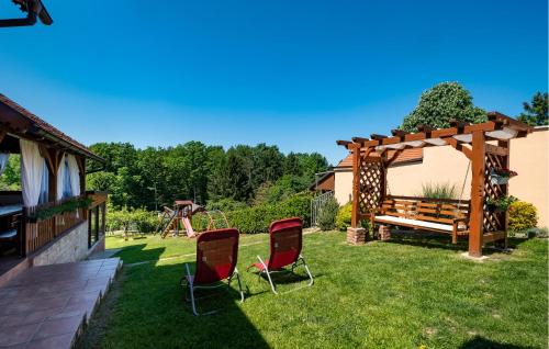 Kravarsko House | Four-Bedroom Holiday Home In Velika Buna