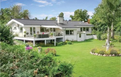 Strøby Ladeplads House | Four-Bedroom Holiday Home In Stroby