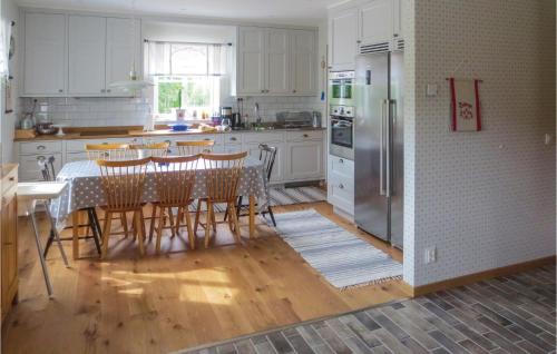 Gnosjo Municipality House | Four-Bedroom Holiday Home In Gnosjo