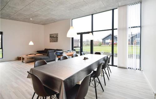 Saksild Strand House | Four-Bedroom Holiday Home In Odder