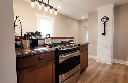 Lapeer House | Four bedroom home walking distance to Historical Downtown Lapeer,