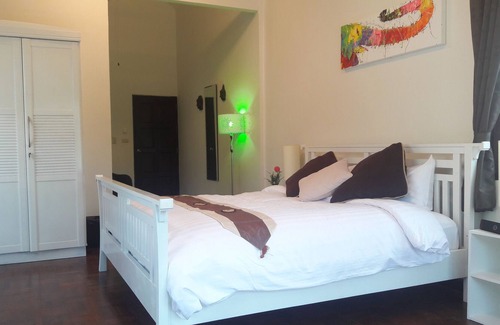 Choeng Mon House | FOUR BEDROOM HOUSE FISHERMAN'S VILLAGE BO PHUT BEACH *OUTSIDE JACUZZI * SLEEP 10