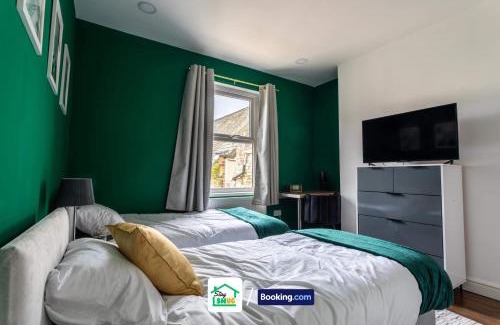 Preston House | Four Bedrooms House in Preston, Contractors