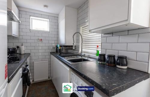 Preston House | Four Bedrooms House in Preston, Contractors