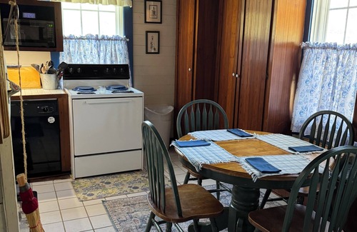 Napoleonville Cabin | Four Cypress Acadian Cabin
