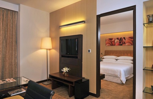 Clover Park Hotel | Four Points by Sheraton Hotel & Serviced Apartments, Pune