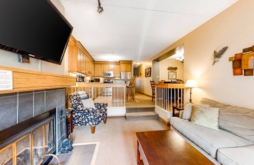 The Blue Mountains Condo | Four-season spectacular condo w/breathtaking views