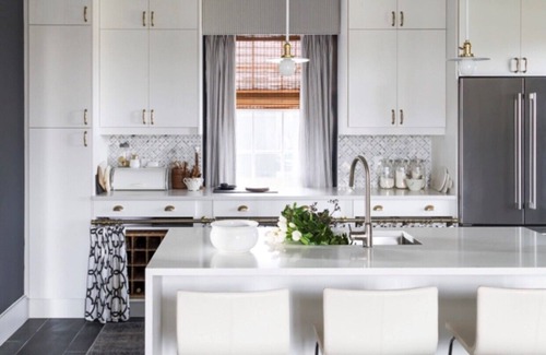 Meaford House | Four season ski friendly stone country home (Great for Summer and Ski Seasons)
