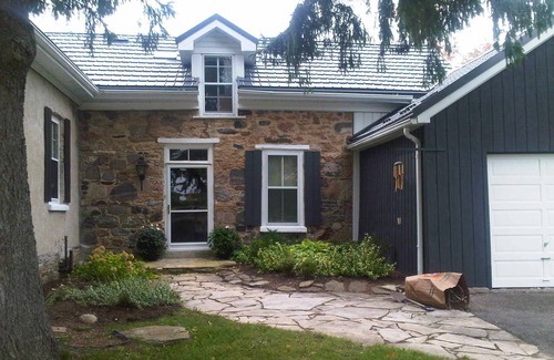 Meaford House | Four season ski friendly stone country home (Great for Summer and Ski Seasons)