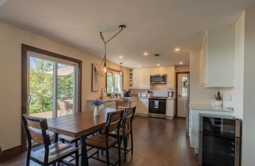 Bracebridge House | Four Season Waterfront Muskoka Retreat