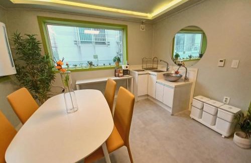 Hapjeong-dong House | Four Seasons House (Female only)