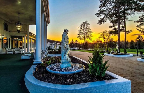 Pembine Apartment | Four Seasons Island Resort
