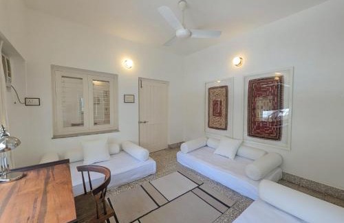 Navrangpura Bed & Breakfast | Fouzdar House by LuxUnlock Private Villas