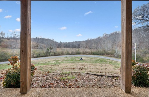 Lawrenceburg Cottage | Fox Haven Retreat-modern Cabin-acres of Priv Land