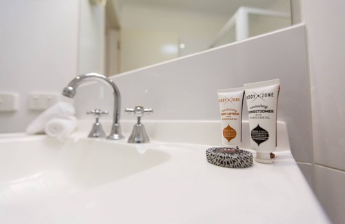 Kilmore Hotel | Fox on the Run - Motel Kilmore