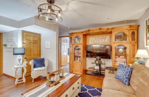Troy Apartment | Foxes Den with Hot Tub, Pool Table and Fire Pit!