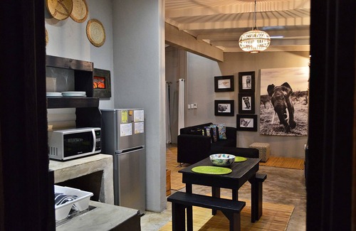 Marloth Park Cabin | Foxy Crocodile Bush Lodge & Kruger Safari's - No Loadshedding