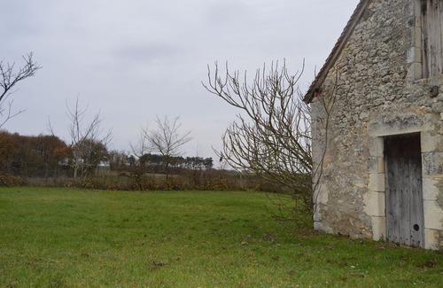 Sauzelles Cottage | Charming Cottage Near Fontgombault Abbey, with Garden & Close to Brenne Regional Park