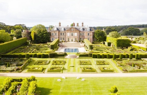Saint-Philbert-de-Grand-Lieu Villa | French Chateau