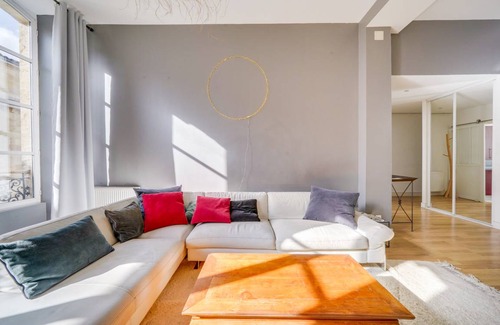Bordeaux Golden Triangle Apartment | 125 m² Apartment ∙ 3 bedrooms ∙ 6 guests