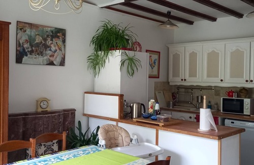 Dolo House | Family home in country with pool, lovely private gardens. Sleeps 6