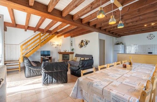 La Gripperie-Saint-Symphorien House | Cottage 'Gite De Groupe Piscine Intérieur' with Private Terrace, Private Garden and Wi-Fi
