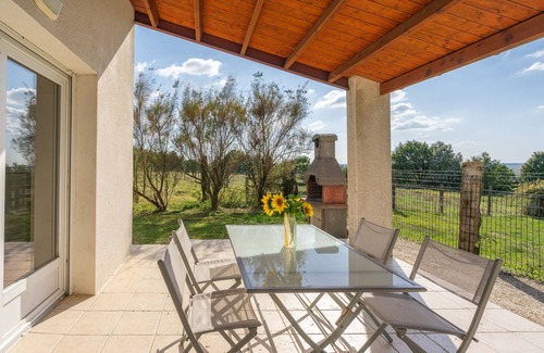 La Gripperie-Saint-Symphorien House | Cottage 'Gite De Groupe Piscine Intérieur' with Private Terrace, Private Garden and Wi-Fi