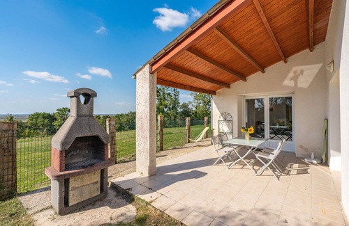 La Gripperie-Saint-Symphorien House | Cottage 'Gite De Groupe Piscine Intérieur' with Private Terrace, Private Garden and Wi-Fi